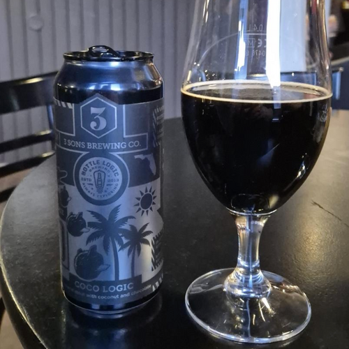 3 Sons Brewing Co. x Bottle Logic – Coco Logic

ABV: 10 % | Stil: Imperial Stout | Untappd: 3,96

Coco Logic er et samarbejde mellem 3 Sons Brewing og Bottle Logic. En fyldig Imperial Stout, lagret med ristet kokos og ugandiske kakaobønner, som giver en dessertagtig og intens smagsoplevelse med fokus på chokolade og kokos.