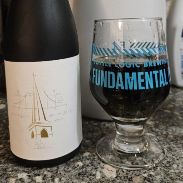 3 Sons Brewing Co – Fractional BA Steeple
ABV: 14,5 % | Stil: Barrel-Aged Imperial Stout | Untappd: 4,48

En kraftfuld og kompleks barrel-aged imperial stout, hvor intens fadlagring, mørk malt og dybe smagslag mødes i en fyldig og aromatisk oplevelse.