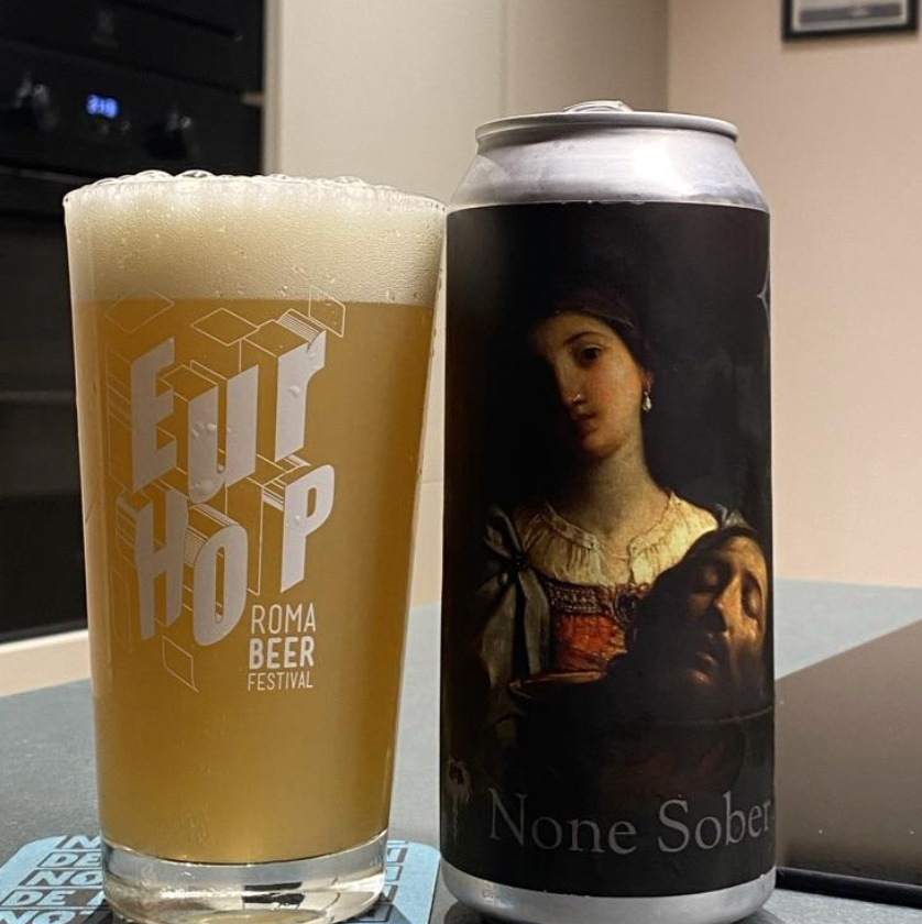 Adroit Theory × Cryptopsy – None Sober

ABV: 12,0 % | Stil: Quadruple Hazy IPA | Untappd: 4,33

None Sober er en brutal Quadruple Hazy IPA fra amerikanske Adroit Theory, skabt i samarbejde med det canadiske death metal-band Cryptopsy. Øllen er brygget for at fejre 30-årsjubilæet for bandets legendariske album None So Vile fra 1996.

Med hele 12 % alkohol er dette en kompromisløs humlebombe, der kombinerer ekstrem intensitet med en overraskende blød og fyldig mundfølelse.