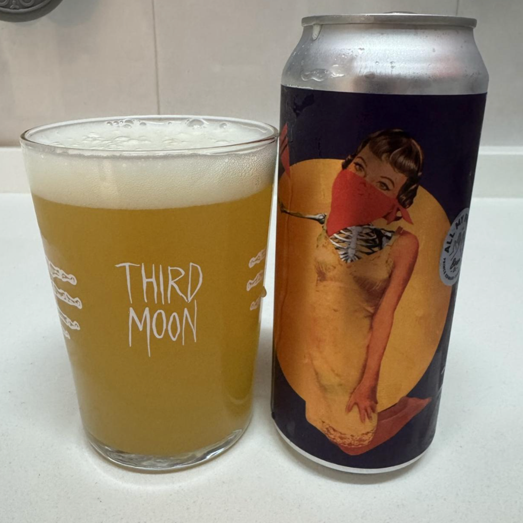 All My Friends Beer Co. – Rebel

ABV: 6,9 % | Stil: New England / Hazy IPA | Untappd: 4,09

En saftig hazy IPA fra canadiske All My Friends Beer Co. Øllen er brygget med Mosaic og Idaho 7, som giver en aromatisk humleprofil med både tropisk frugt og lette bærnoter.