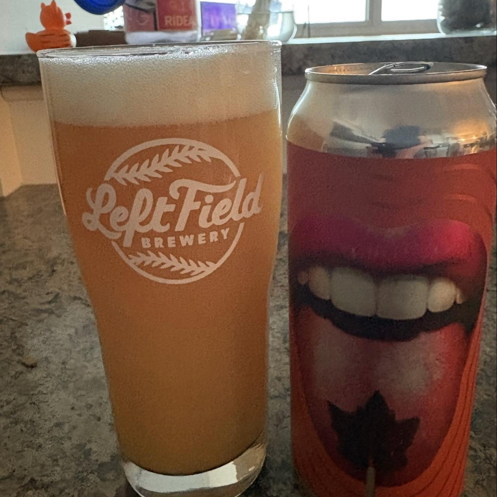 All My Friends Beer Co. – Sticky (2026)

ABV: 8,2 % | Stil: Double New England IPA | Untappd: 4,28

Sticky er en fyldig og humledrevet DIPA fra All My Friends Beer Co., hvor tropisk frugt, frisk citrus og en diskret sødme fra ahornsirup smelter sammen i et overraskende velafbalanceret udtryk. Resultatet er en stor og saftig IPA med masser af karakter og en silkeblød mundfølelse.