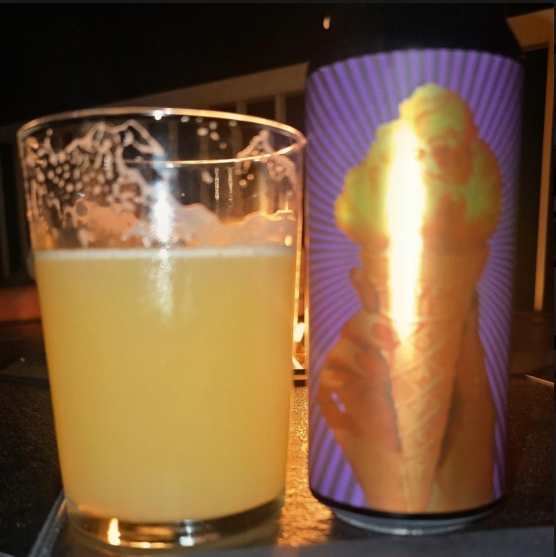 All My Friends Beer Co. x Town Brewery – Safety

ABV: 6,5 % | Stil: New England IPA | Untappd: 4,08

Safety er et samarbejde mellem All My Friends Beer Co. og Town Brewery. Denne hazy IPA er brygget med Nelson Sauvin og tilsat cannabis-terpener, som tilfører et ekstra lag af aromatisk kompleksitet. Resultatet er en silkeblød New England IPA med masser af tropisk frugt, klassiske Nelson-noter og en karakteristisk, urteagtig dybde.