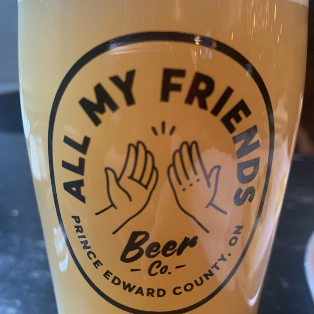 All My Friends Beer Co × Lyric Brewing - Overlord
ABV: 8,0 % | Untappd: 4,31

Overlord er en saftig og aromatisk Double New England IPA skabt i samarbejde mellem All My Friends Beer Co og Lyric Brewing, med et frugtrigt og humlerigt udtryk.