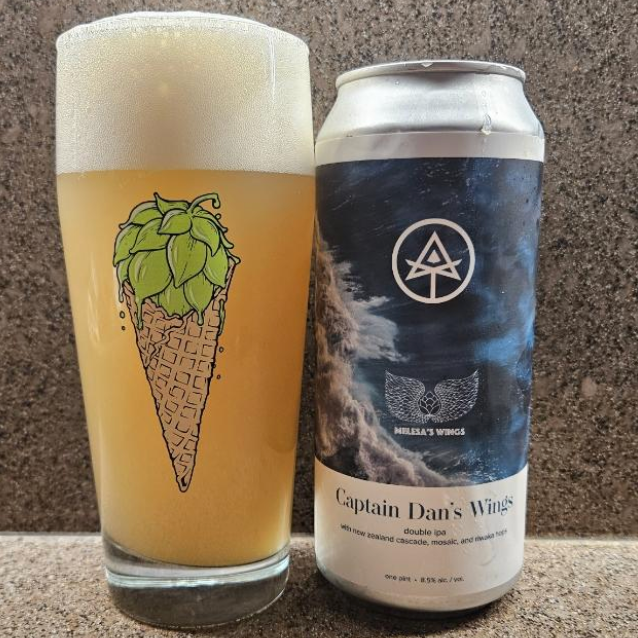 Autodidact Beer – Captain Dan’s Wings
ABV: 8,5 % | Stil: Imperial / Double New England / Hazy IPA | Untappd: 4,33

En saftig og aromatisk dobbelt NEIPA, brygget med en solid humleprofil og et behageligt fokus på tropisk frugt og balance.