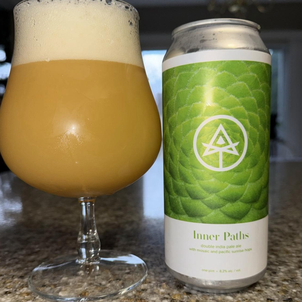 Autodidact Beer – Inner Paths
ABV: 8,2 % | Untappd: 4,48

Inner Paths er en saftig og kraftfuld Double IPA fra Autodidact Beer, hvor humlens tropiske intensitet møder en blød og cremet struktur med stor dybde.