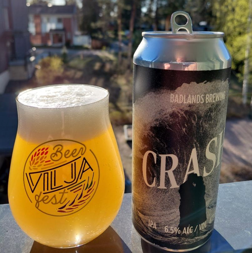 Badlands Brewing Company – Crash (2026)

ABV: 6,5 % | Stil: New Zealand IPA | Untappd: 4,28

En moderne NZ IPA fra Badlands, hvor fokus er på rene, friske humlearomaer og en blød, juicy mundfølelse uden at blive tung.