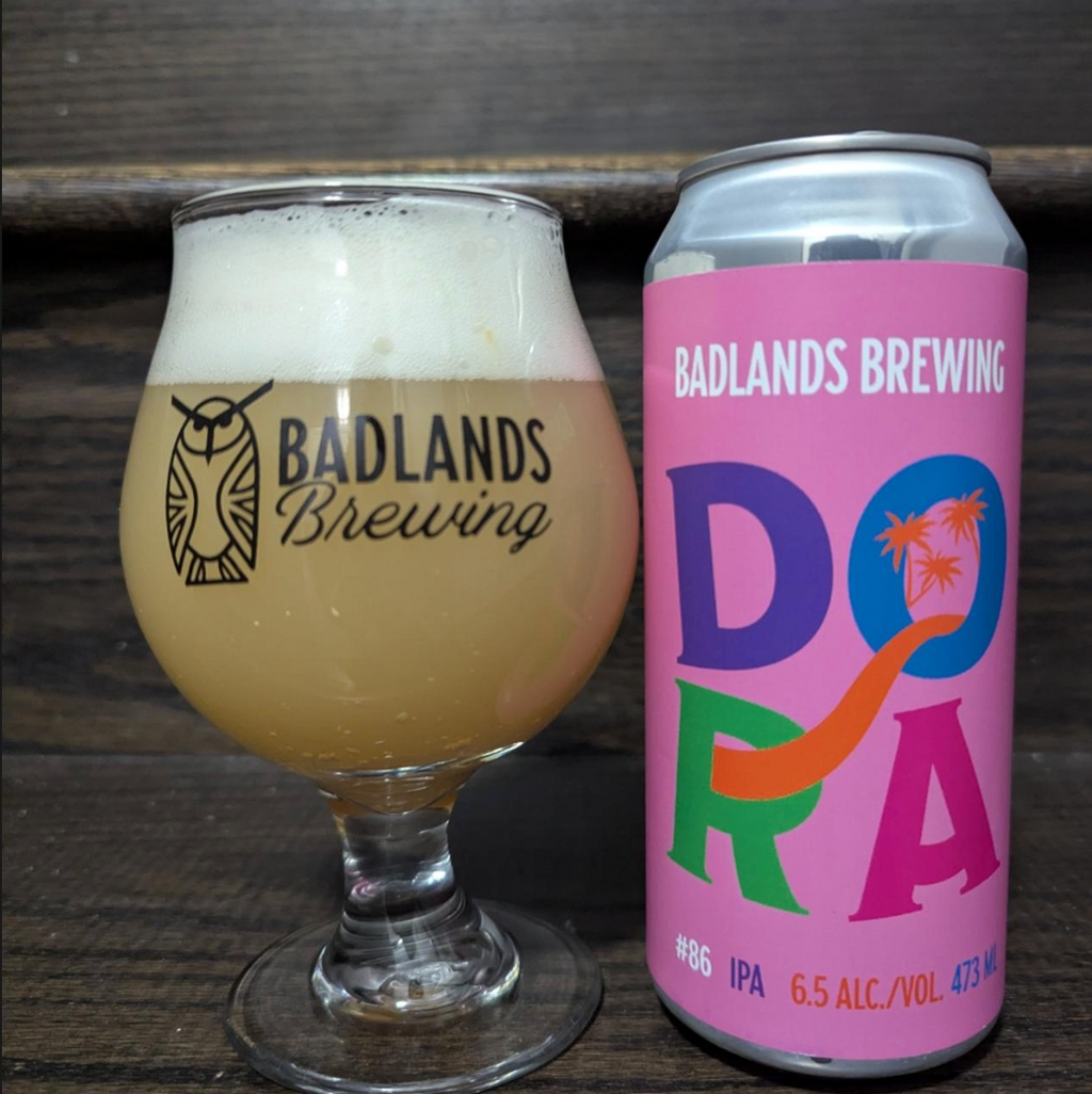Badlands Brewing Company – Dora #86

ABV: 6,5 % | Stil: New England / Hazy IPA | Untappd: 4,22

En del af Badlands’ “Dora”-serie, hvor de eksperimenterer med proces og humle. Denne version er brygget med fokus på hurtigere fermentation, men stadig med den klassiske bløde og aromatiske profil.