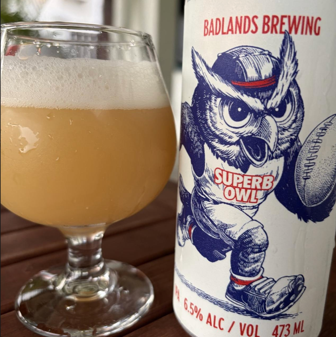 Badlands Brewing Company – Superb Owl

ABV: 6,5 % | Stil: New England - Hazy IPA | Untappd: 4,27

En moderne IPA fra Badlands brygget med Nelson, Superdelic og Peacharine. Den kombinerer klassisk NZ-frugtprofil med en let dank kant og høj drikkelighed.