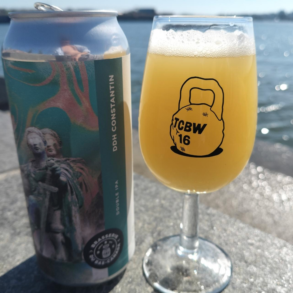 Brasserie du Bas-Canada – Double Dry Hopped Constantin

ABV: 8,2 % | Stil: Imperial / Double New England IPA | Untappd: 4,27

En dobbelt tørhumlet version af Bas-Canadas populære Constantin. Her er humlearomaen skruet helt op, hvilket giver en intens og saftig DIPA med masser af tropisk frugt, citrus og moderne humlekarakter.