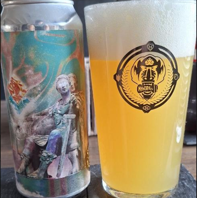 Brasserie du Bas-Canada – Double Dry Hopped Constantin

ABV: 8,2 % | Stil: Imperial / Double New England IPA | Untappd: 4,27

En dobbelt tørhumlet version af Bas-Canadas populære Constantin. Her er humlearomaen skruet helt op, hvilket giver en intens og saftig DIPA med masser af tropisk frugt, citrus og moderne humlekarakter.