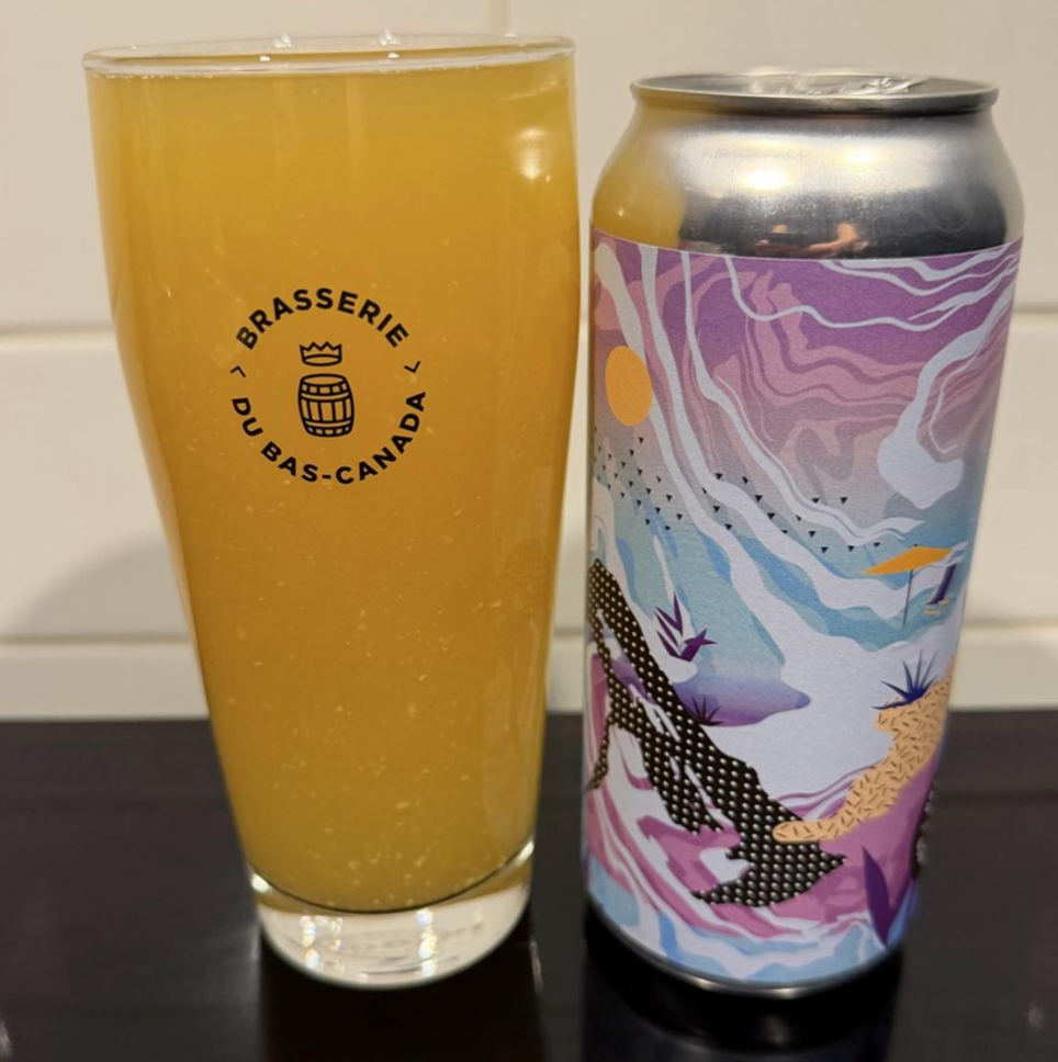 Brasserie du Bas-Canada – Double Los Tabarnacos: Mangue
ABV: 8,0 % | Stil: Imperial / Double Milkshake IPA | Untappd: 4,35

En fyldig og frugtdrevet milkshake-DIPA fra Bas-Canada. Øllen er brygget med Citra og Mosaic samt mango-puré og kokos, hvilket giver en tropisk og cremet IPA med tydelig smoothie-karakter.