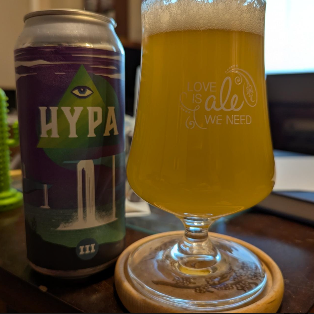 Brasserie du Bas-Canada – HYPA #3

ABV: 6,5 % | Stil: New England IPA | Untappd: 4,22

En del af Bas-Canadas HYPA-serie, hvor fokus er på at fremhæve humleprofiler i en mere “ren” IPA-base. Brygget med Citra, Columbus og Amarillo, som giver en klassisk, men stadig juicy og moderne profil.