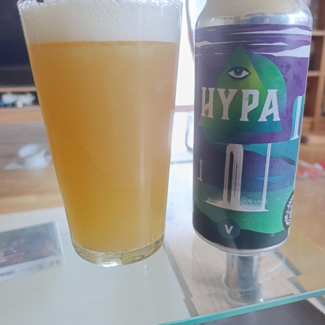Brasserie du Bas-Canada – HYPA #5

ABV: 6,5 % | Stil: New England IPA | Untappd: 4,29

En del af Bas-Canadas faste HYPA-serie, hvor fokus er på ren, aromatisk IPA med høj drikkelighed. Mindre tung haze, mere klassisk og balanceret humleprofil.