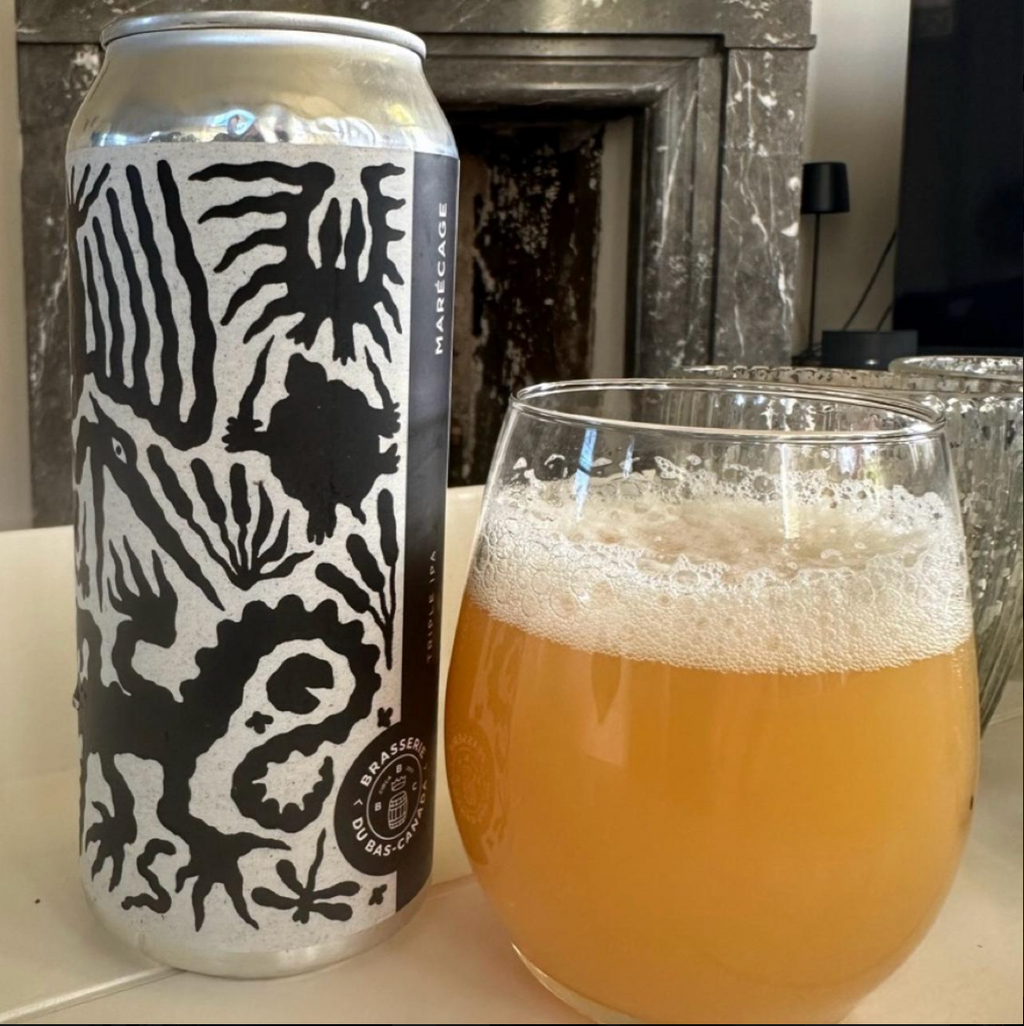 Brasserie du Bas-Canada – Marécage

ABV: 10,0 % | Stil: Triple IPA | Untappd: 4,35

Marécage er en kraftig og humlemættet Triple IPA fra canadiske Brasserie du Bas-Canada. Med hele 10 % alkohol og fem nøje udvalgte newzealandske humler er der lagt op til en intens oplevelse med masser af frugt, dybde og karakter.

Bryggeriet har kombineret Riwaka, Nelson Sauvin, Rakau, Kohia Nelson og Wakatu i en spændende humlepakke, hvor tropiske frugter møder frisk citrus og vinøse nuancer.