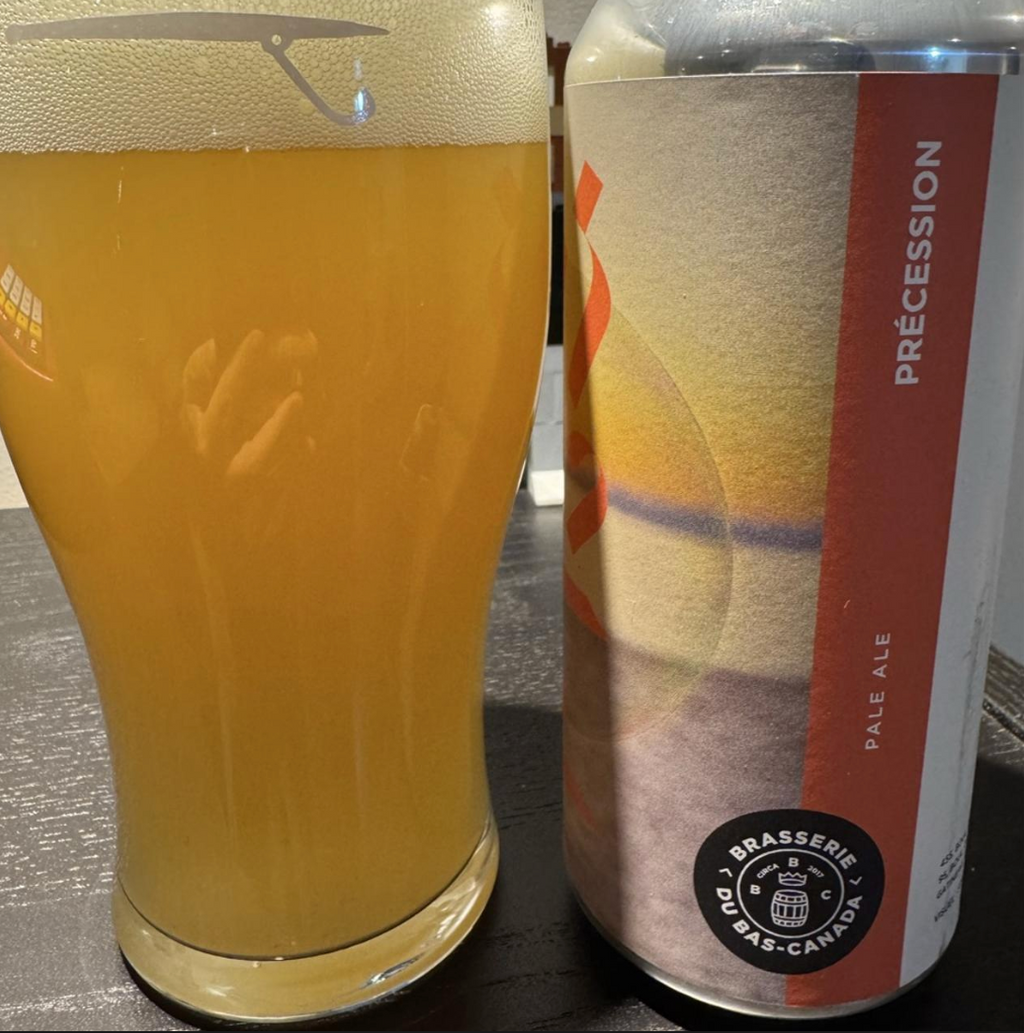 Brasserie du Bas-Canada – Précession

ABV: 5,5 % | Stil: American Pale Ale | Untappd: 4,20

En moderne og humledrevet pale ale fra Bas-Canada, hvor fokus er på drikkelighed uden at gå på kompromis med aroma. Lettere end deres IPAs, men stadig pakket med frugt og haze.