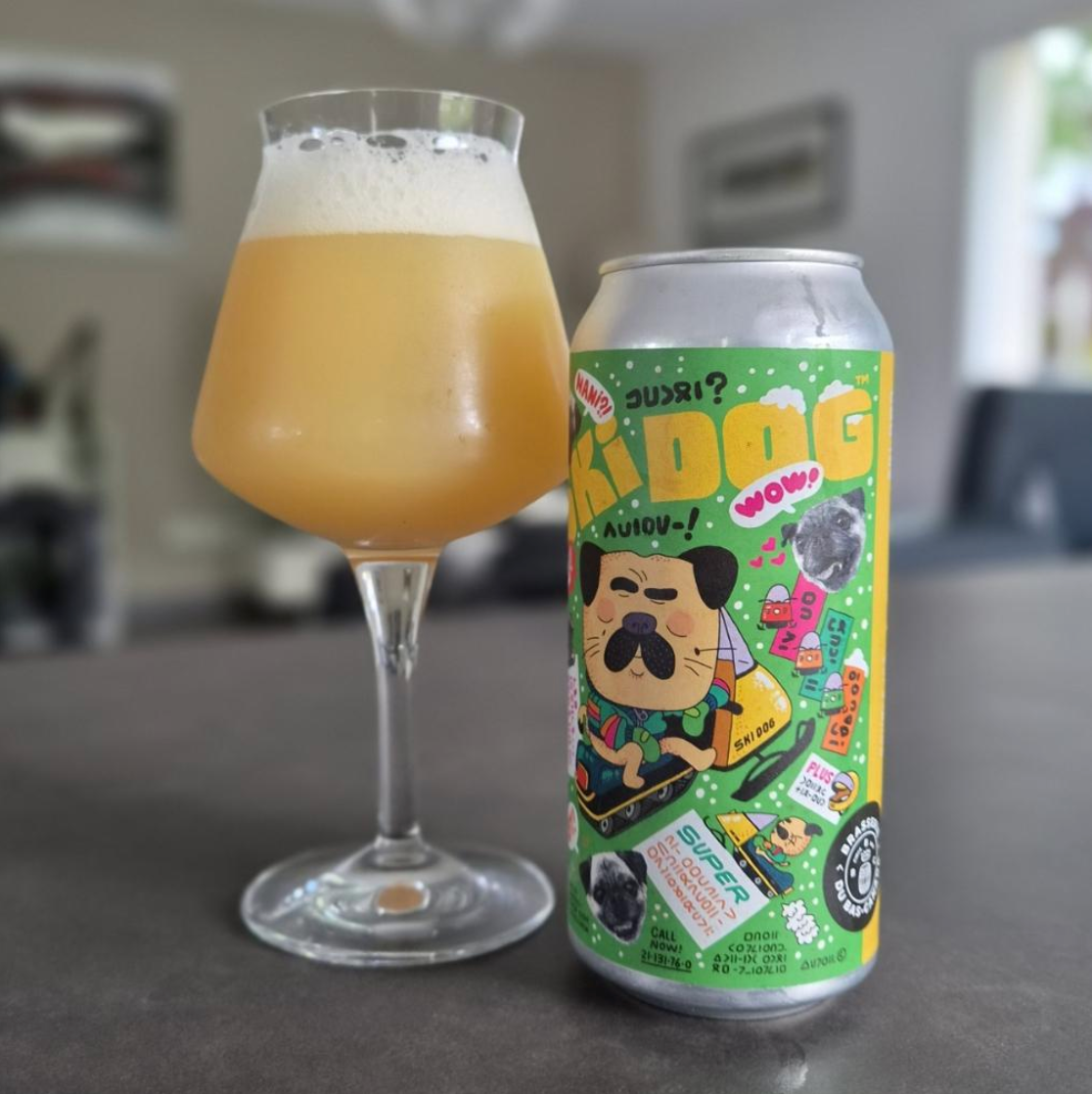 Brasserie du Bas-Canada – Ski Dog

ABV: 8,2 % | Stil: Imperial / Double New England IPA | Untappd: 4,17

En humlemættet DIPA fra Brasserie du Bas-Canada brygget med Citra, Mosaic, Motueka og Nelson Sauvin. Kombinationen af amerikanske og newzealandske humler giver en intens og saftig IPA med masser af citrus, tropisk frugt og karakteristiske Nelson-noter.