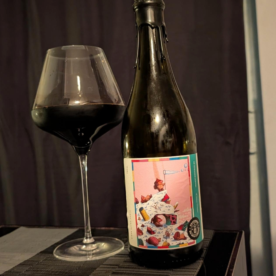 Brasserie du Bas-Canada – Transcendance #2

ABV: 11,9 % | Stil: Barrel Aged Imperial Stout | Untappd: 4,50

En voldsom og kompromisløs fadlagret imperial stout fra Bas-Canada. Lagret i op mod 28 måneder på bourbonfade (bl.a. Four Roses og Willett Rye), hvilket giver en dyb, intens og spiritusdrevet profil med masser af kompleksitet.