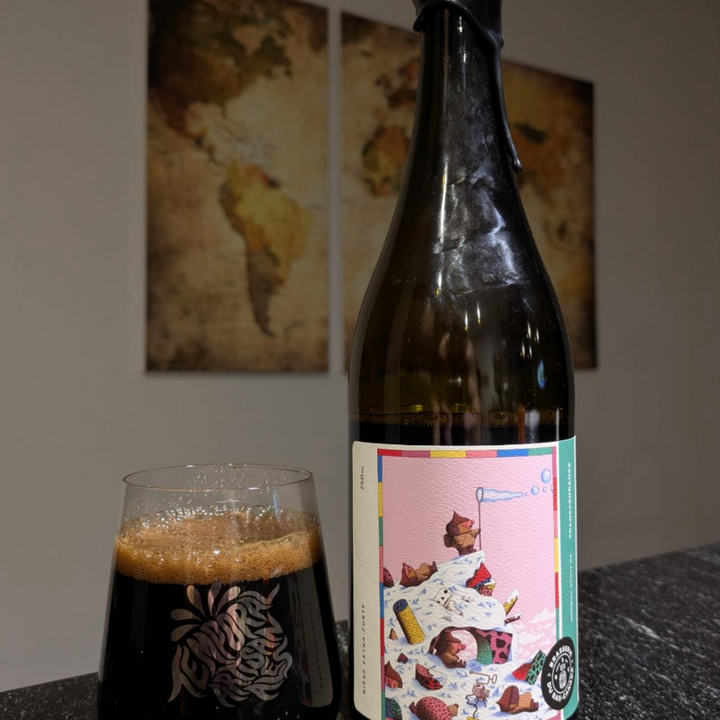 Brasserie du Bas-Canada – Transcendance #2

ABV: 11,9 % | Stil: Barrel Aged Imperial Stout | Untappd: 4,50

En voldsom og kompromisløs fadlagret imperial stout fra Bas-Canada. Lagret i op mod 28 måneder på bourbonfade (bl.a. Four Roses og Willett Rye), hvilket giver en dyb, intens og spiritusdrevet profil med masser af kompleksitet.
