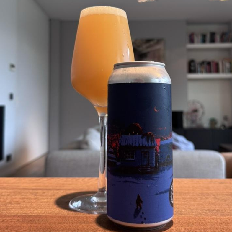 Brasserie du Bas-Canada x Off Script Brewing – Crépuscule

ABV: 8,2 % | Stil: Imperial / Double IPA | Untappd: 4,37

En collab mellem Bas-Canada og Off Script, hvor de rammer den klassiske canadiske DIPA-haze. Tung, aromatisk og ekstremt velpoleret.