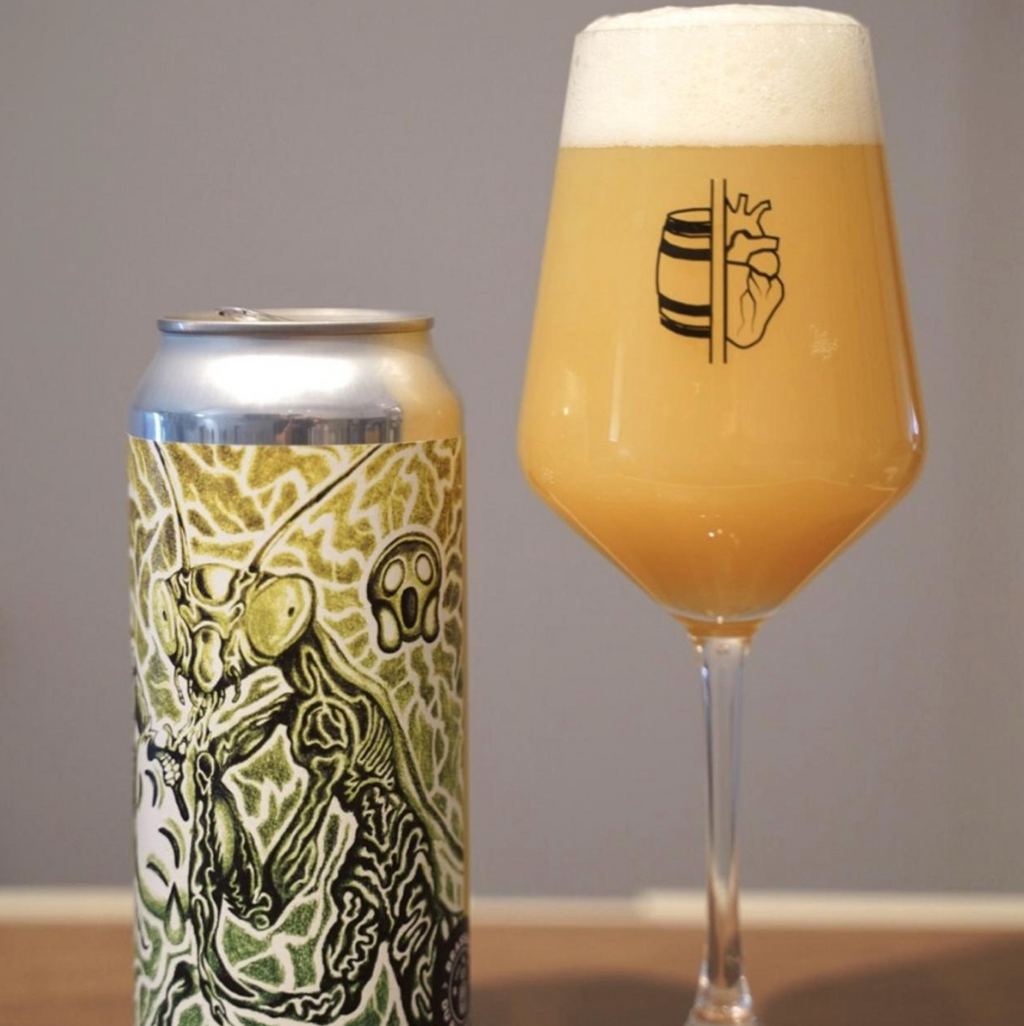 Brasserie du Bas Canada – Mante Trolligieuse
ABV: 8,1 % | Untappd: 4,30

Mante Trolligieuse er en saftig og aromatisk Double IPA, hvor Brasserie du Bas Canada udnytter en dyb humleprofil til at skabe et levende og tropisk udtryk.