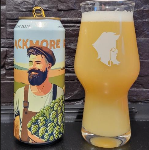 BreWskey – Blackmore Road

ABV: 6,9 % | Stil: New Zealand IPA | Untappd: 4,22

En aromatisk New Zealand-inspireret IPA fra montreal-bryggeriet BreWskey. Øllen er humlet med Motueka og Nelson Sauvin fra Garston Hops, hvilket giver en frisk og frugtdrevet profil med tydelig citrus og vinøse nuancer.