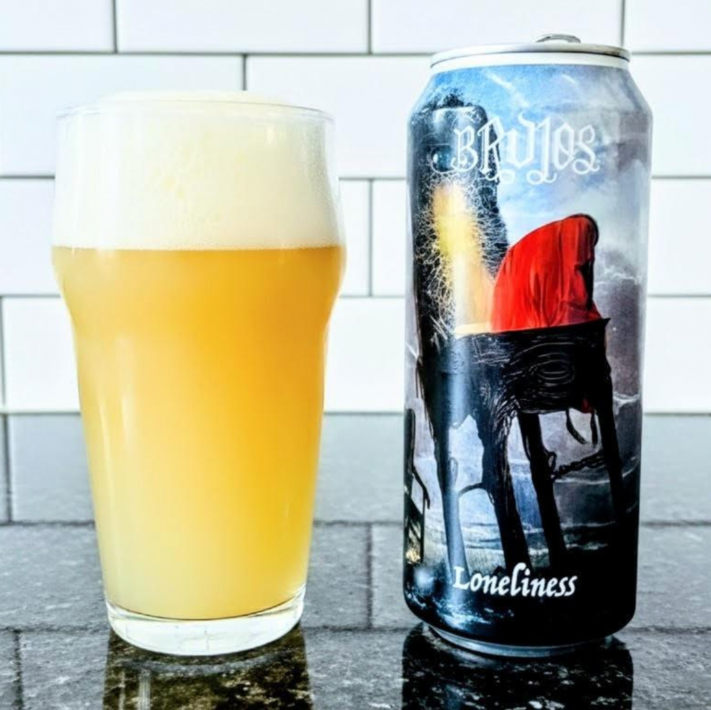 Brujos Brewing – Loneliness

ABV: 7,6 % | Stil: New England / Hazy IPA | Untappd: 4,34

Loneliness er en intens og humledrevet New England IPA fra amerikanske Brujos Brewing i Portland, Oregon. Bryggeriet er kendt for sine kompromisløse humlebomber, men her får vi en lidt mere moderat alkoholstyrke uden at gå på kompromis med den aromatiske oplevelse. Humlepakken består af Citra Cryo og australske Galaxy, en kombination der samler koncentreret citrus, moden tropisk frugt og de karakteristiske eksotiske nuan