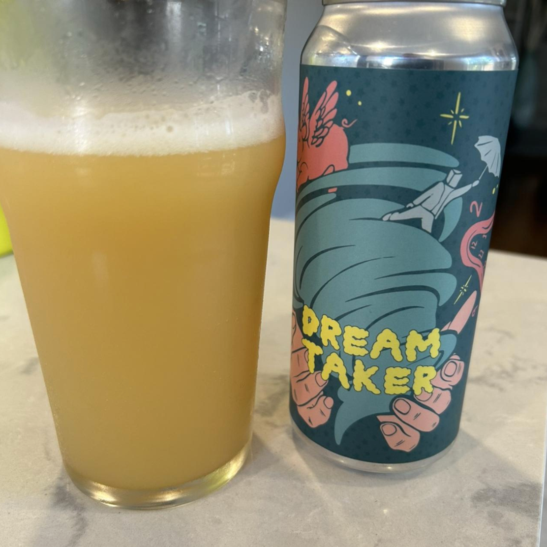 Counterpart Brewing x Brasserie Sir John – Dream Taker

ABV: 8,2 % | Stil: Double New England IPA | Untappd: 4,17

En hazy DIPA brygget af Counterpart Brewing og Brasserie Sir John. Humlekombinationen af Peacharine, Southern Cross, Riwaka og Maui Nelson Hop Kief skaber en frugtintens øl med masser af eksotiske aromaer og en silkeblød mundfølelse.