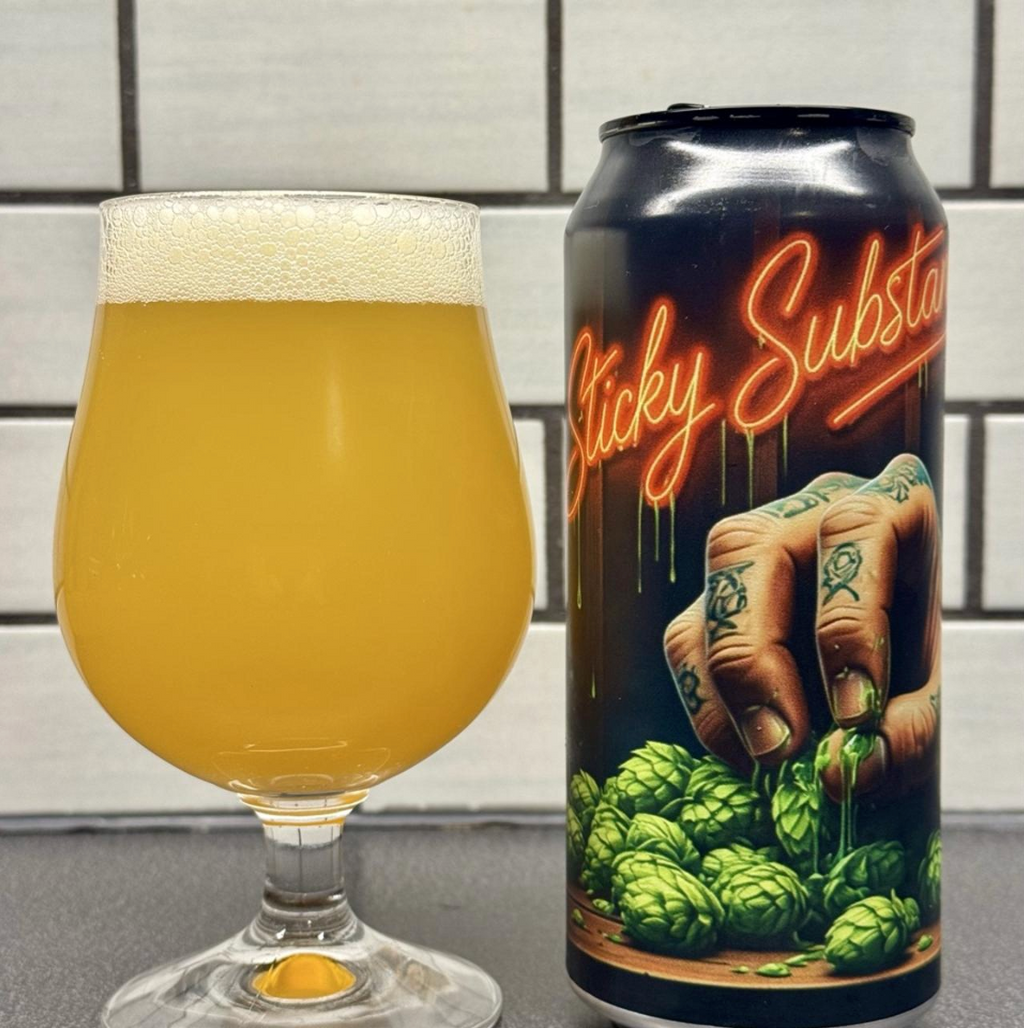 DankHouse Brewing Company – Sticky Substances

ABV: 10,0 % | Stil: Triple New England / Hazy IPA | Untappd: 4,24

Sticky Substances er en voldsomt humlet Triple IPA fra amerikanske DankHouse Brewing Company i Ohio. Med hele 10 % alkohol og en imponerende kombination af newzealandske og eksperimentelle humler er der lagt op til en intens og saftig humleoplevelse.

Bryggeriet har tørhumlet øllen med Nelson Sauvin, Nectaron, Riwaka og HBC 1019 samt tilsat Maui Nelson Hop Kief for ekstra aromatisk intensitet.