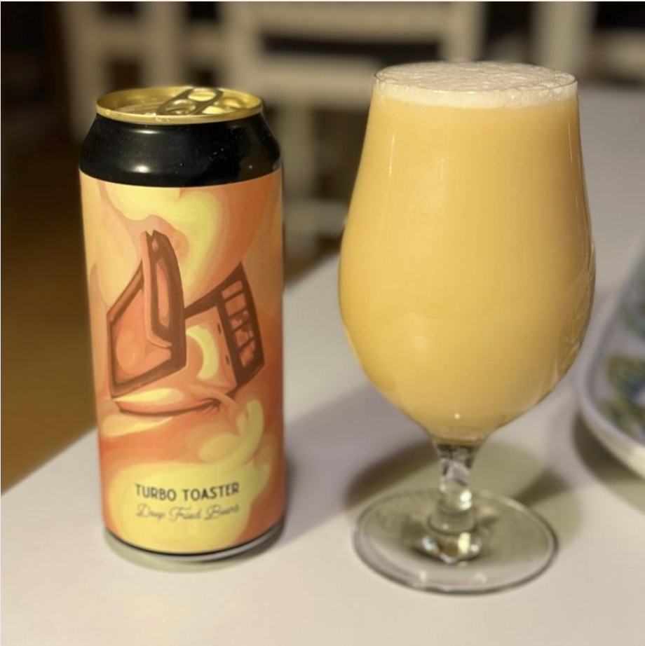 Deep Fried Beers – Turbo Toaster
ABV: 8,2 % | Stil: Imperial / Double New England / Hazy IPA | Untappd: 4,46

En saftig og aroma-drevet DIPA, hvor humleprofilen står i centrum med masser af frugtige nuancer og en fyldig, rund mundfornemmelse.