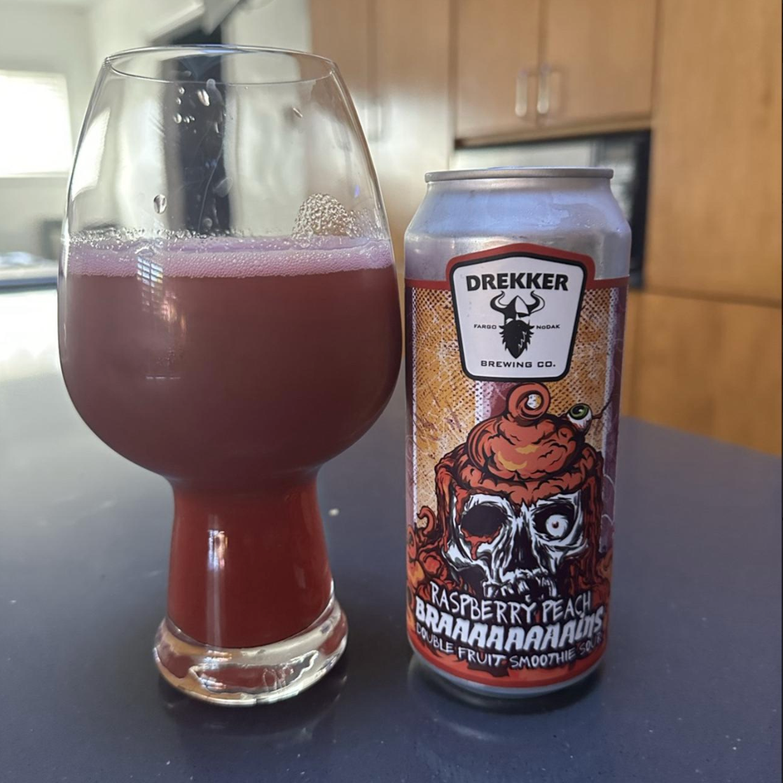Drekker Brewing Company – Braaaaaaaains Raspberry Peach

ABV: 6,3 % | Stil: Smoothie Sour | Untappd: 4,29

Braaaaaaaains Raspberry Peach er endnu et af Drekker's frugtmonstre i den populære Braaaaaaaains-serie. Her er øllen pakket med enorme mængder hindbær og fersken, hvorefter den får bryggeriets karakteristiske "smoothie treatment" med havsalt, laktose og vanilje. Resultatet er en tyk, cremet og ekstremt frugtig sour med masser af dessertfornemmelse.