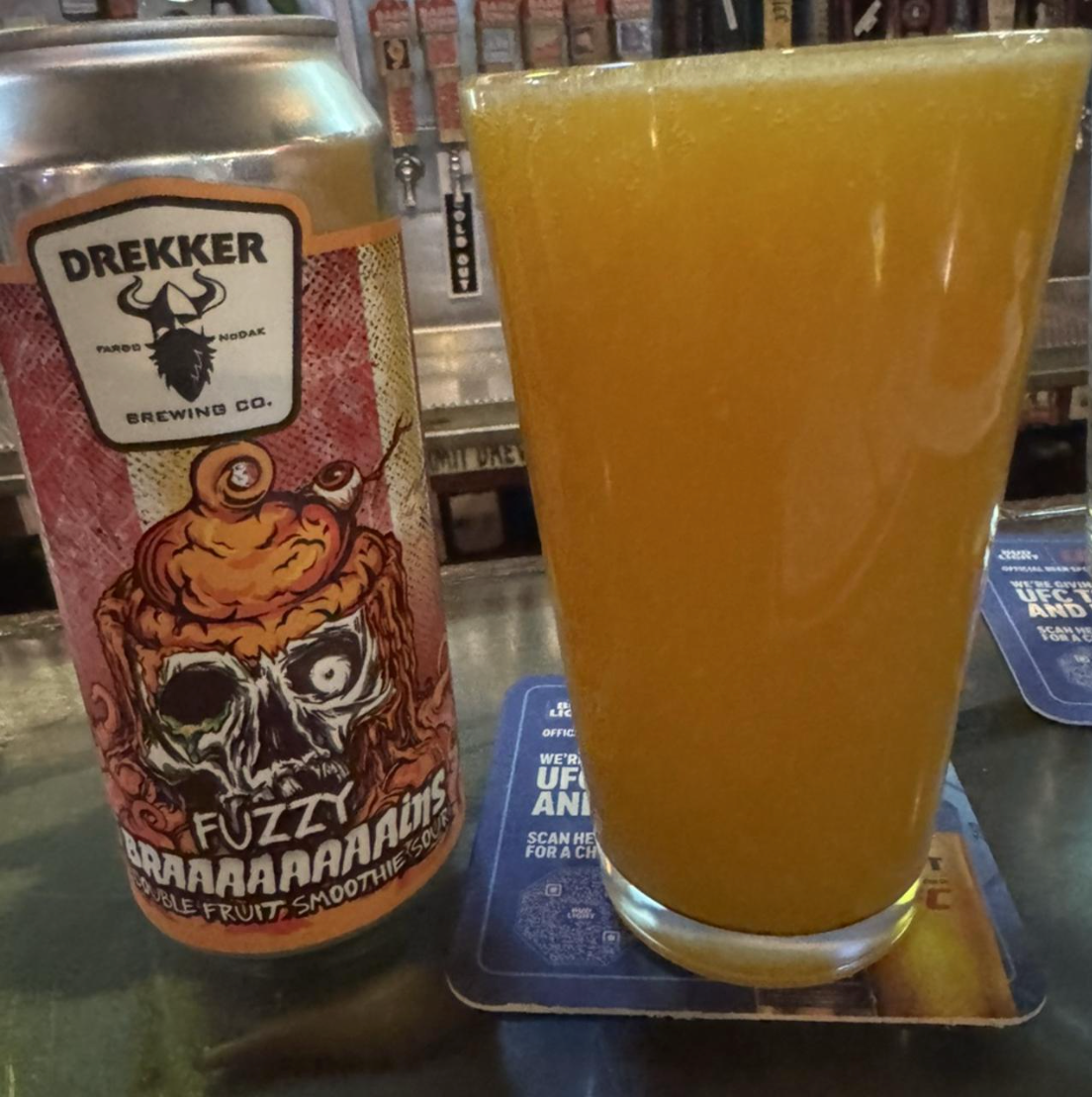 Drekker Brewing Company – Fuzzy Braaaaaaaains

ABV: 6,5 % | Stil: Sour – Smoothie / Pastry | Untappd: 4,22–4,24

En klassisk Braaaaaaaains smoothie sour fra Drekker, pakket med mango, fersken og abrikos samt deres “double secret smoothie treatment” med laktose, vanilje og en smule salt.