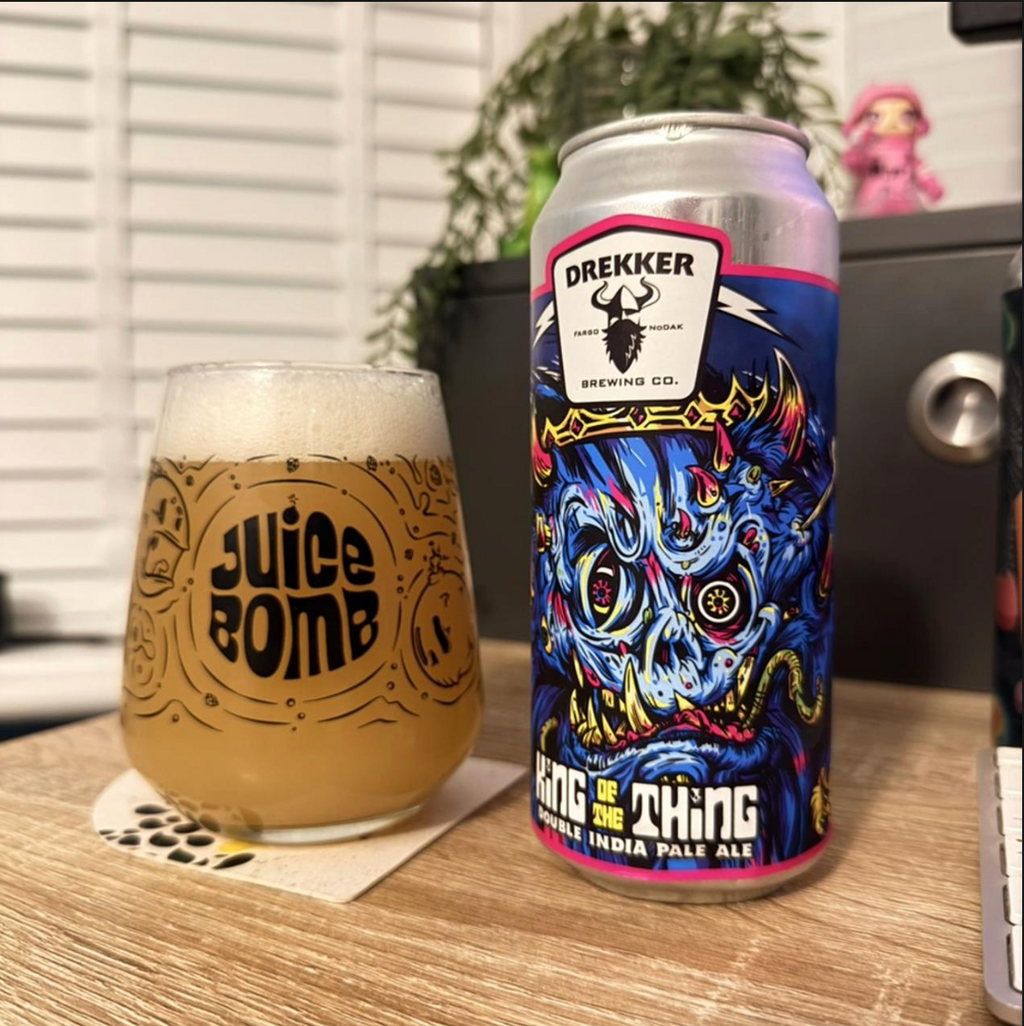 Drekker Brewing Company – King of the Thing
ABV: 8,3 % | Stil: Imperial / Double New England / Hazy IPA | Untappd: 4,21

En saftig og aroma-drevet dobbelt NEIPA fra Drekker Brewing, hvor massiv brug af Citra-humle og en blød maltbase skaber en dekadent, tropisk IPA-oplevelse.