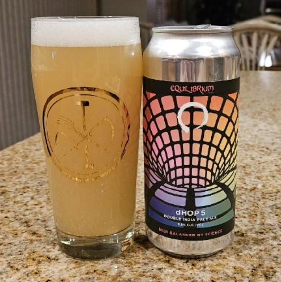 Equilibrium Brewery – DHOP5
ABV: 8,5 % | Untappd: 4,31

DHOP5 er en saftig og aromatisk Double New England IPA, hvor humlendosen er skruet helt op og leverer en intens frugtoplevelse fra første til sidste sip.