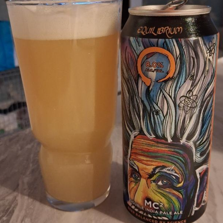 Equilibrium Brewery – MC²
ABV: 8,0 % | Stil: Double New England / Hazy IPA | Untappd: 4,22

En saftig og kraftfuld DIPA fra Equilibrium Brewery, brygget som “storebroren” til Photon, hvor en intens humleprofil giver et massivt frugtdrevet udtryk med blød og cremet mundfølelse.