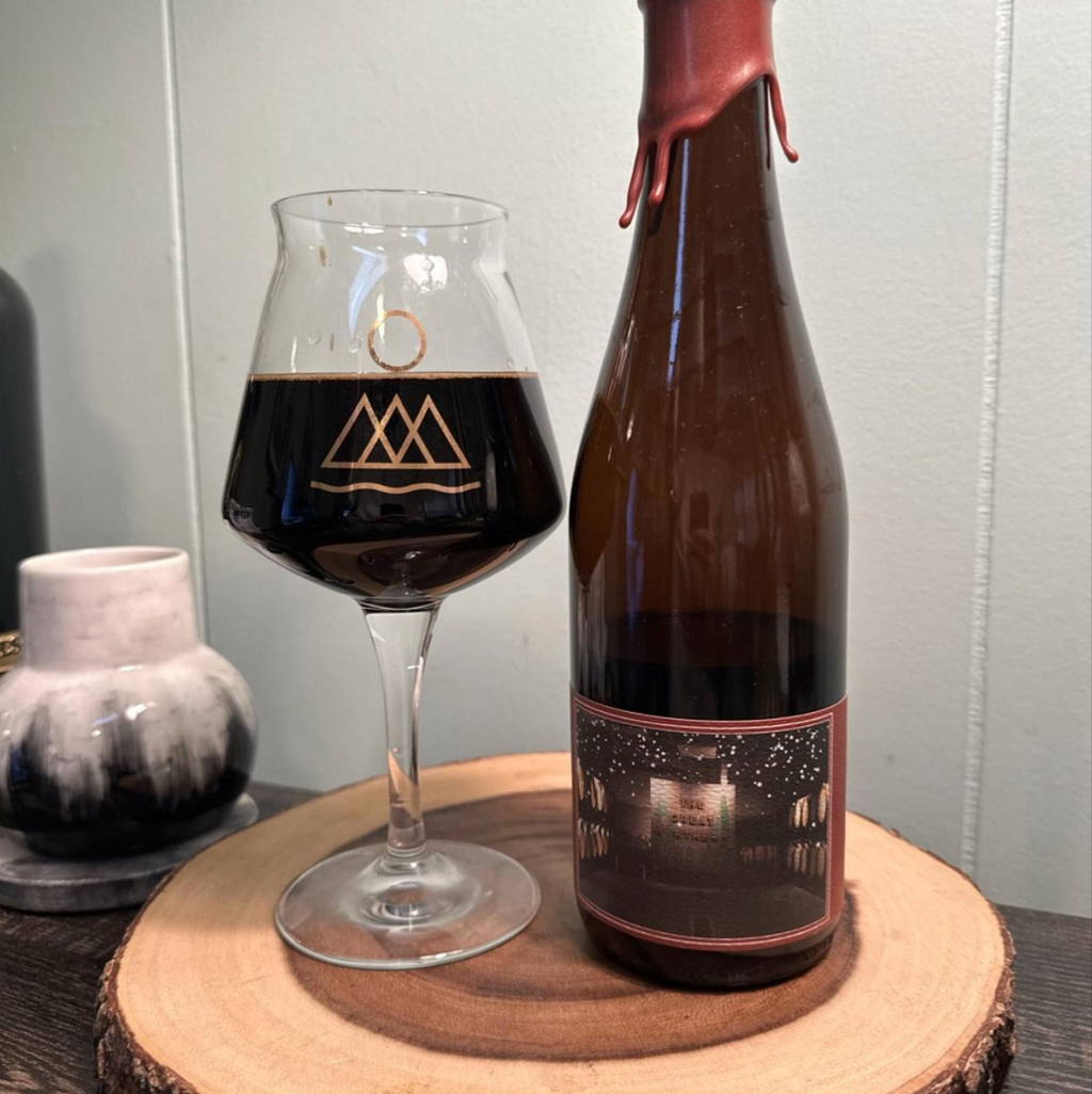 Evil Twin Brewing – The Great Northern Barrel‑Aged Series 53
ABV: 15,0 % | Stil: Barrel‑Aged Imperial Stout | Untappd: 4,45

The Great Northern Barrel‑Aged Series 53 er en massiv og dekadent barrel‑aged imperial stout med dybde, kompleksitet og en lang, fyldig finish.