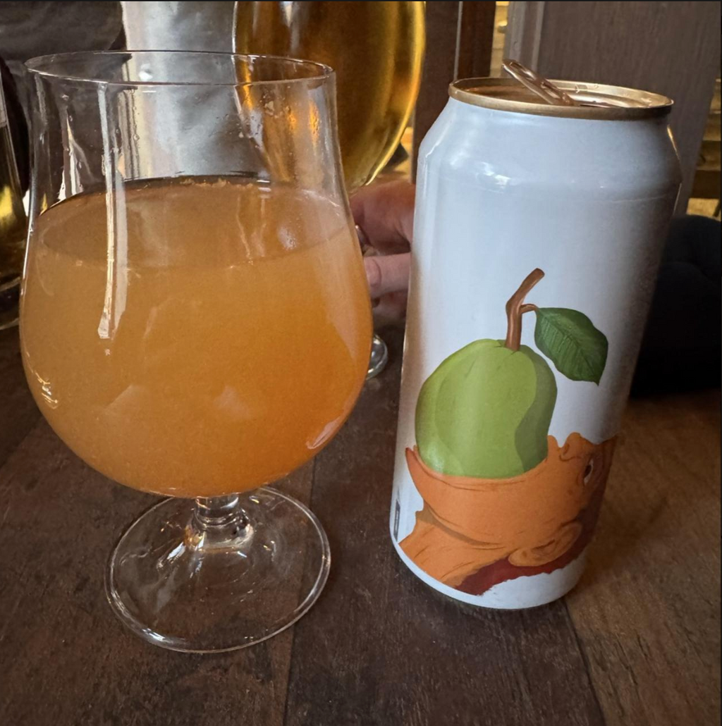 Fermenterarna – The Peel Deal

ABV: 5,6 % | Stil: Fruited Sour | Untappd: 3,79

En frisk og frugtdrevet sour fra Fermenterarna brygget med guava, mandarin, calamansi og kokos. En tropisk og citruspræget sour, hvor eksotisk frugt møder en blød, afrundet fylde.