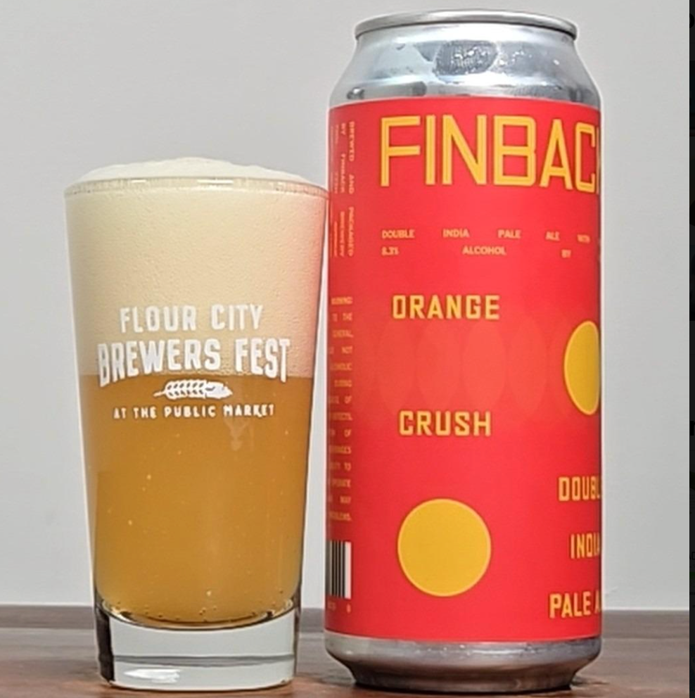 Finback Brewery x RaR Brewing – Orange Crush

ABV: 8,3 % | Stil: Fruited Double IPA | Untappd: 4,19

Orange Crush er et samarbejde mellem Finback Brewery og RaR Brewing. Denne frugtige Double IPA er brygget med mandarin og blodappelsin og dobbelttørhumlet med Citra og Mosaic. Resultatet er en saftig humlebombe, hvor frisk citrus og tropisk humle smelter sammen i en silkeblød og utrolig drikkevenlig oplevelse.