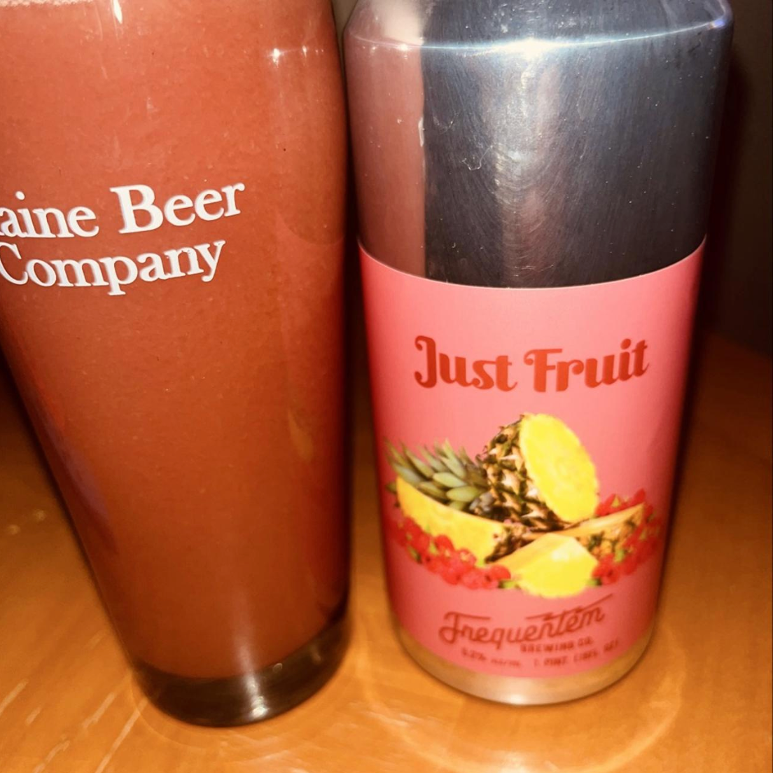 Frequentem Brewing Co. – Just Fruit: Raspberry & Pineapple

ABV: 5,6 % | Stil: Fruited Sour / Smoothie Sour | Untappd: 4,37

En klassisk Just Fruit smoothie sour fra Frequentem Brewing Co., hvor fokus er ren frugt og maksimal fylde. Øllen er brygget med store mængder hindbær og ananas, hvilket giver en tyk, syrlig og “jammy” profil