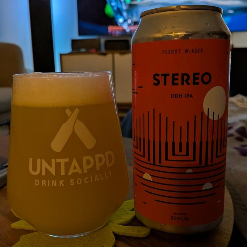 Stereo er en moderne DDH NEIPA med tørhumlede humler, designet til at give et frugtigt og juicet udtryk. frisk, saftig og humlerig.