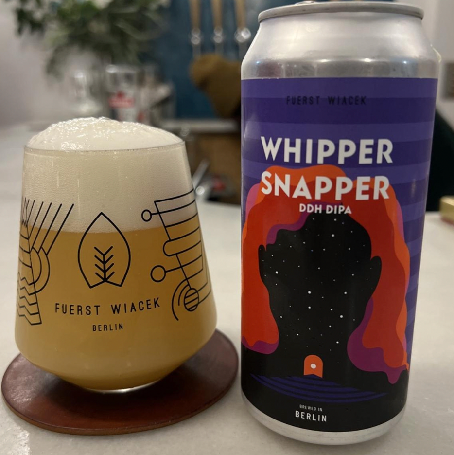 Whippersnapper 2025 er en intens og saftig Double New England IPA med markant frugtprofil og blød, moderne humlekarakter.
