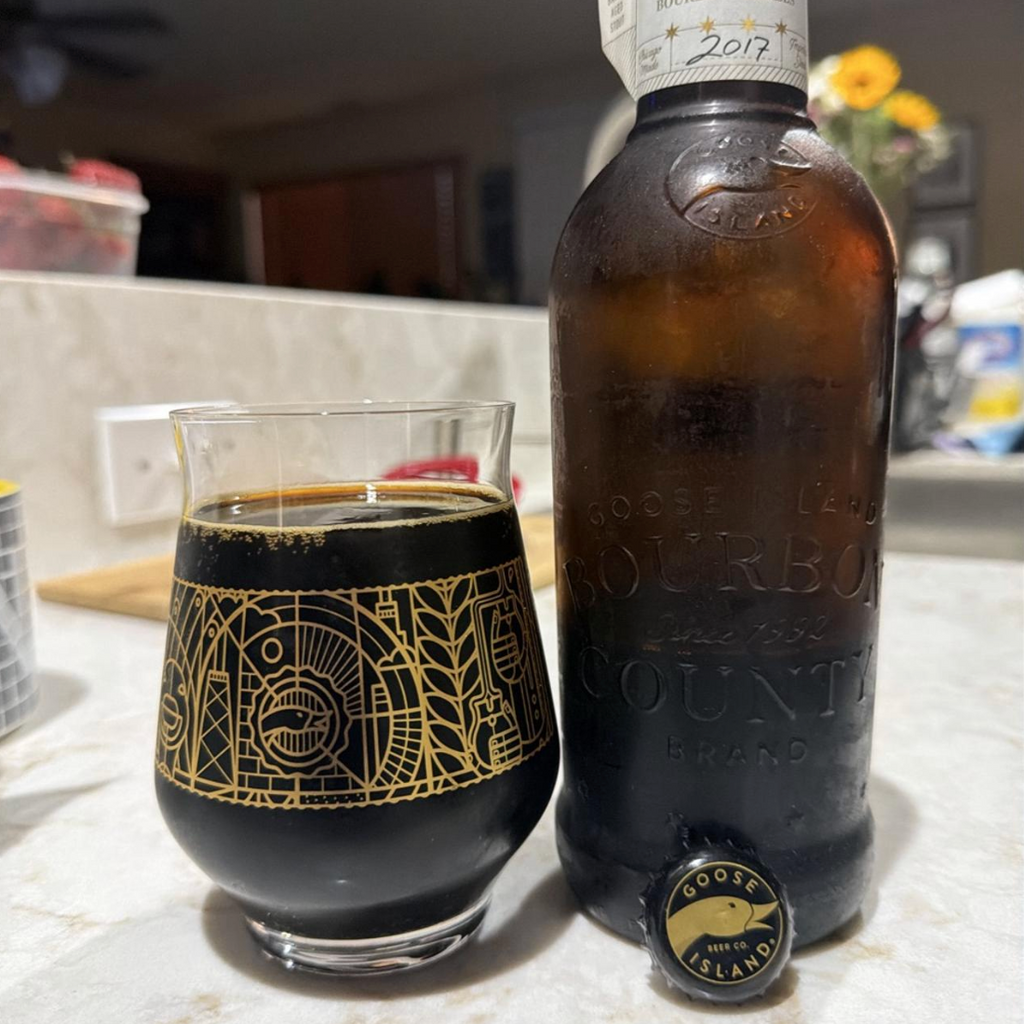 Goose Island Beer Co. – Bourbon County Brand Stout (2016)

ABV: 14,5 % | Stil: Bourbon Barrel Aged Imperial Stout | Untappd: 4,53

En klassisk og ikonisk Bourbon County Brand Stout fra Goose Island. 2016-udgaven er lagret på bourbonfade og bygger videre på den opskrift, der i sin tid var med til at definere hele barrel-aged stout-kategorien
