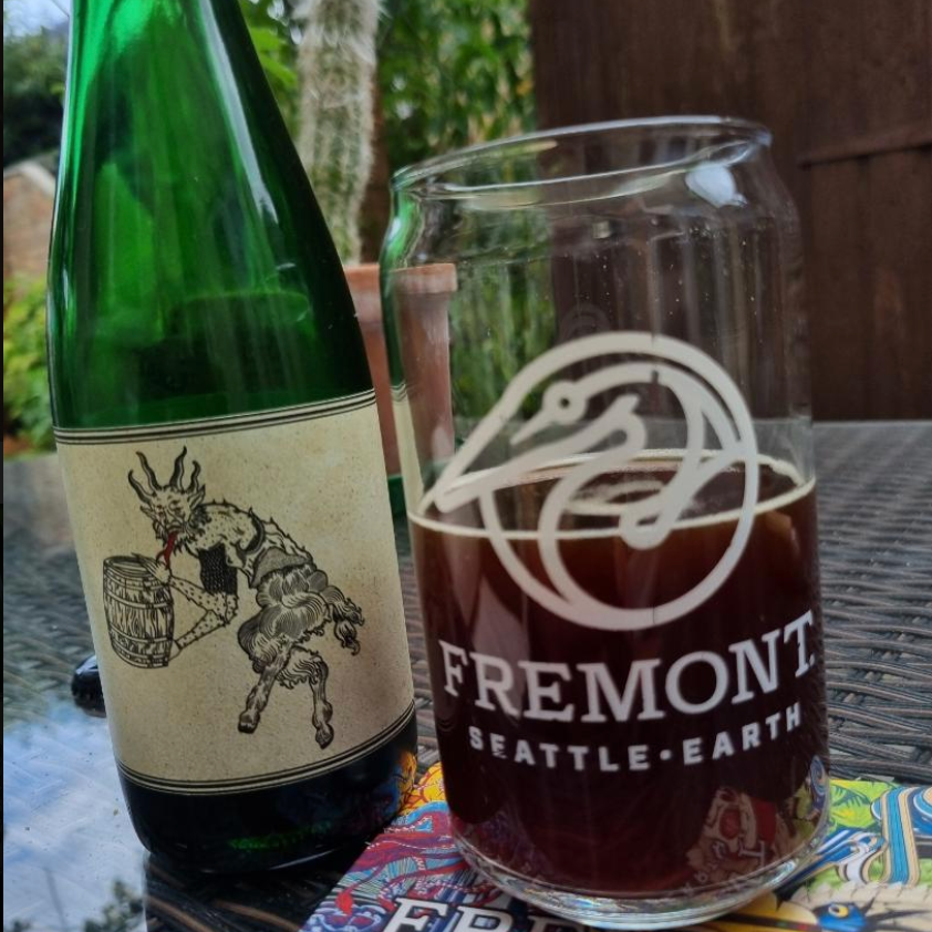 Holy Goat Brewing – Heretic

ABV: 7,5 % | Stil: BA Oud Bruin | Untappd: 3,95

En kompleks og fadlagret sour fra skotske Holy Goat Brewing, et bryggeri kendt for spontangærede og mixed fermentation øl. Heretic er brygget med en kombination af huskulturer af gær og bakterier og lagret over længere tid for at udvikle dybde, funk og syrlighed.