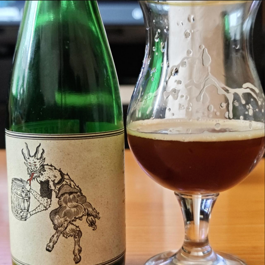 Holy Goat Brewing – Heretic

ABV: 7,5 % | Stil: BA Oud Bruin | Untappd: 3,95

En kompleks og fadlagret sour fra skotske Holy Goat Brewing, et bryggeri kendt for spontangærede og mixed fermentation øl. Heretic er brygget med en kombination af huskulturer af gær og bakterier og lagret over længere tid for at udvikle dybde, funk og syrlighed.