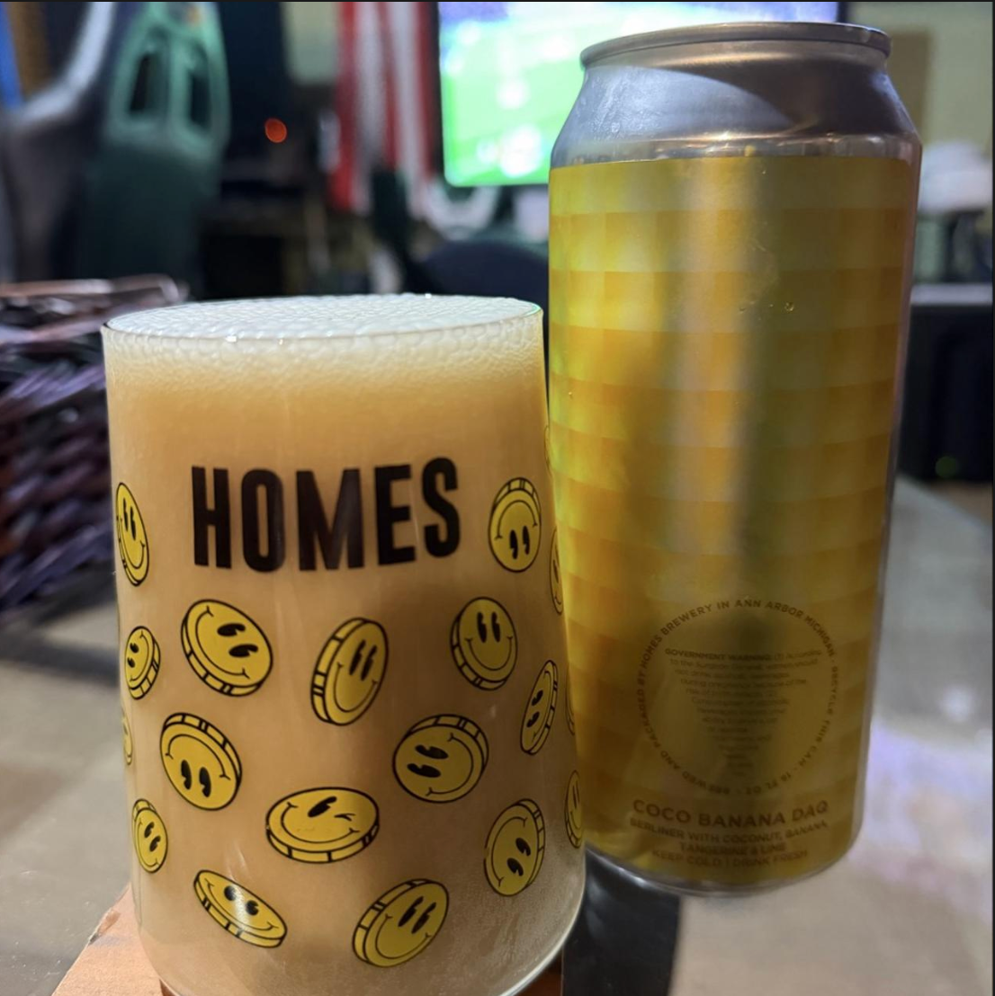 Homes Brewery – Coco Banana DAQ (2025)
ABV: 6,0 % | Stil: Sour – Fruited Berliner Weisse | Untappd: 4,13

En frisk og frugtagtig sour, hvor tropiske toner, let syre og balance spiller sammen i et lyst og levende udtryk.