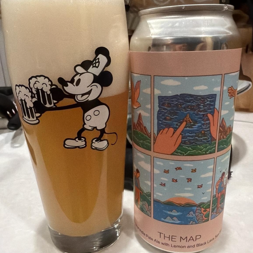 Hudson Valley Brewery – The Map

ABV: 7,0 % | Stil: IPA – Sour | Untappd: 4,27

En klassisk Hudson Valley sour IPA brygget med hvede, havre og laktose samt citron og sort lavsalt. Humlet med Citra og Nelson, hvilket giver en skarp, syrlig og let vinøs profil med masser af friskhed.
