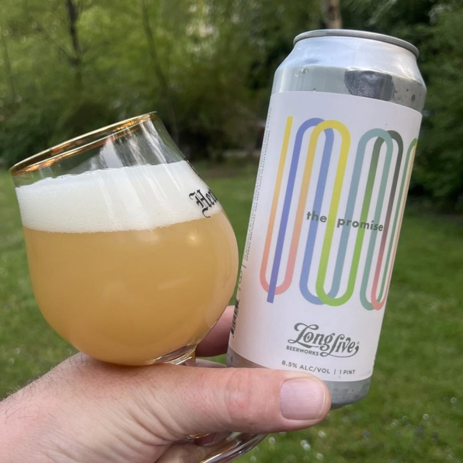 Long Live Beerworks – The Promise

ABV: 8,5 % | Stil: Double New England IPA | Untappd: 4,20

En klassisk LLBW DIPA, hvor der bliver spillet på ren, balanceret haze fremfor ekstrem sødme. Stadig intens, men med lidt mere struktur end mange i samme kategori.&nbsp;
