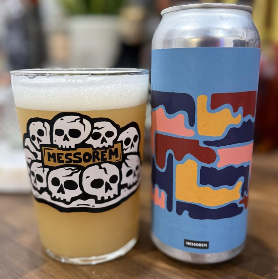 Messorem – 7 Pieds Sous Terre
ABV: 7,0 % | Untappd: 4,22

7 Pieds Sous Terre er en saftig og aromatisk hazy IPA, hvor Messorem bruger en velafstemt kombination af humler til at skabe et tæt, tropisk og frugtdrevet udtryk i glasset.