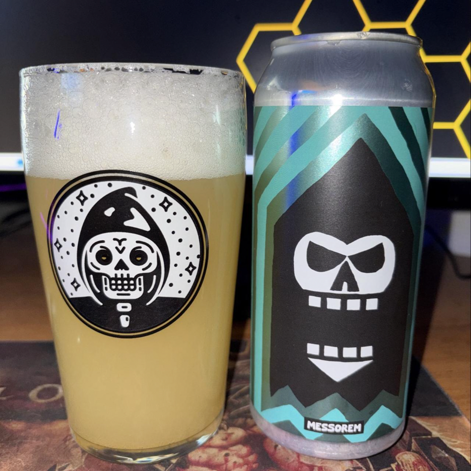 Messorem – Anéantissement

ABV: 5,2 % | Stil: New England / Hazy IPA | Untappd: 4,09

Anéantissement er en saftig og humledrevet New England IPA fra canadiske Messorem i Montréal, Québec. Med 5,2 % alkohol og en kombination af to populære aromahumler leverer bryggeriet en frisk og intens IPA, hvor humlen er i centrum.

Øllen er brygget med Nectaron og Citra, der tilsammen skaber en spændende kombination af tropisk frugt, stenfrugt og citrus.