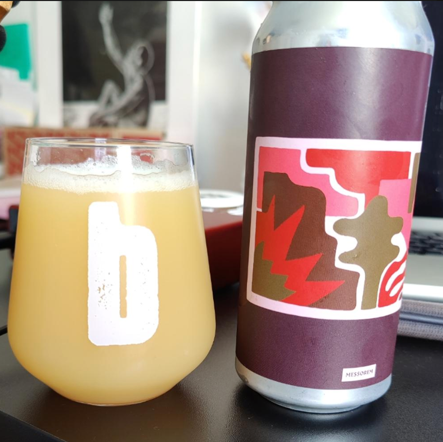 Messorem – C’est Peut-Être La Vie (2025)
ABV: 8,0 % | Stil: Imperial / Double New England IPA | Untappd: 4,32

En kraftigere hazy DIPA fra Messorem, brygget med Nelson Sauvin og Motueka. Kombinationen giver en aromatisk og frugtdrevet IPA med tydelige new zealand-humler og en blød, fyldig krop.