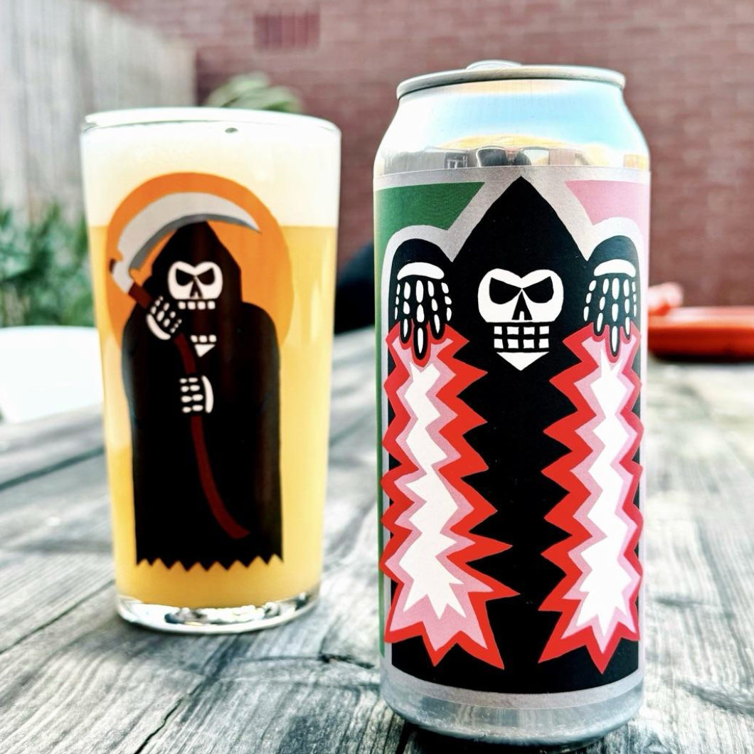 Messorem – Demoliri #0016
ABV: 7,0 % | Stil: IPA – New England / Hazy IPA | Untappd: 4,29

En levende og frugtrig New England IPA, hvor saftige tropiske toner, blød humle og en rund mundfølelse skaber en aromatisk og behagelig IPA-oplevelse.